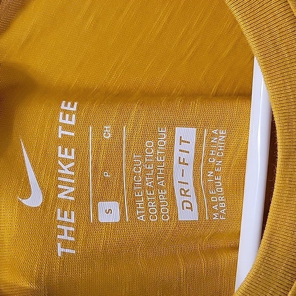 University of Michigan Basketball Nike Dri-fit Tee-Mens Small - Picture 3 of 3